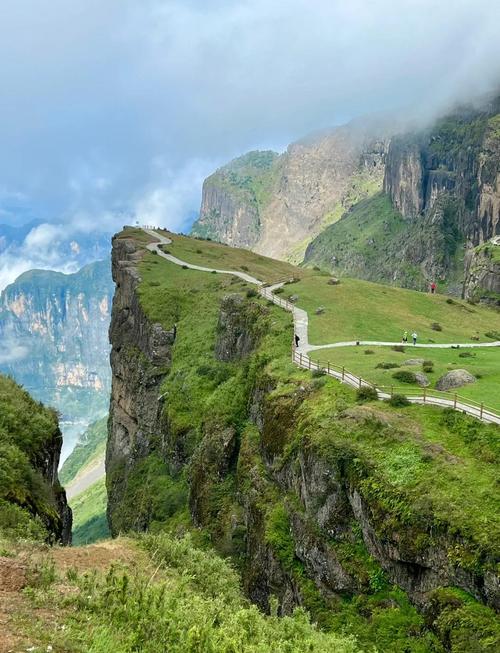云南昭通大山包:在尘世间绝世独立